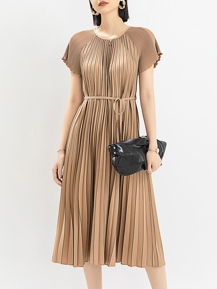 Robe plissée “Camel Élégance” – Style chic & fluide