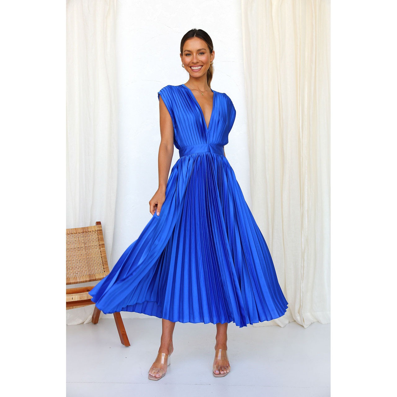Robe Plissée Élégante avec Décolleté en V – Parfaite pour les Occasions Spéciales