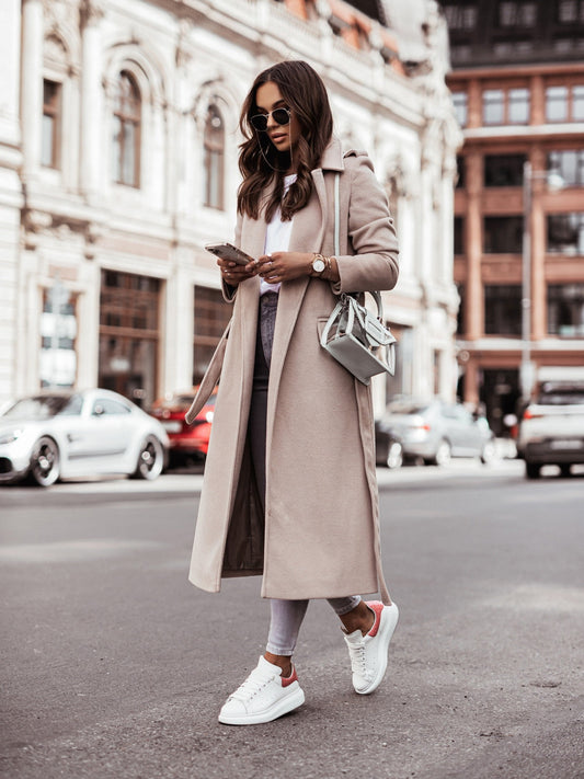 Elegant Long Beige Coat for Women – Urban Chic Fall/Winter Look