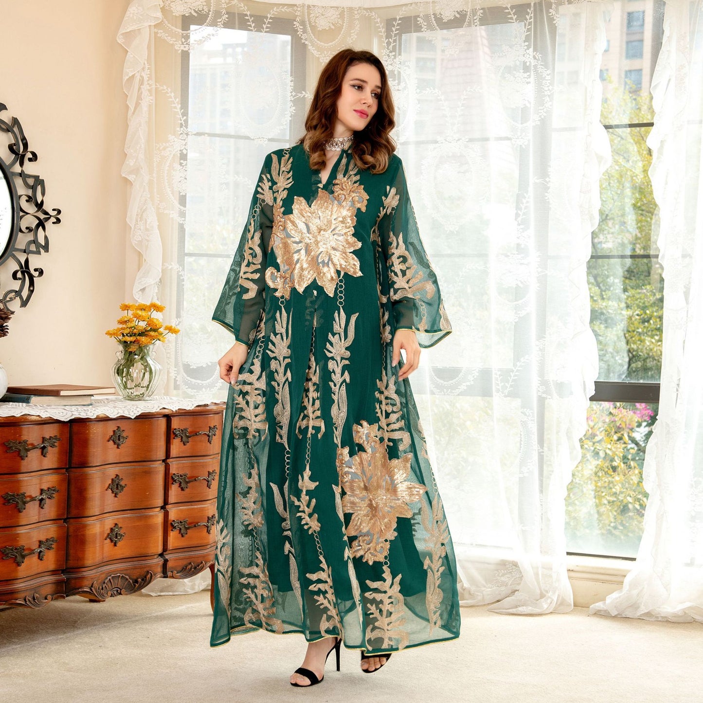 Robe Musulmane Brodée – Élégance Traditionnelle & Modernité