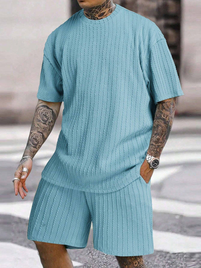 Ensemble Homme Décontracté Été - T-shirt Col Rond & Short Motif Rayé | Look Sport & Tendance 2025