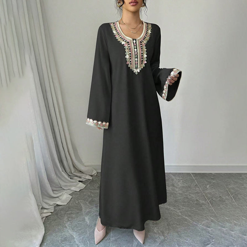 Robe longue orientale brodée – élégance raffinée femme 2025, style caftan moderne