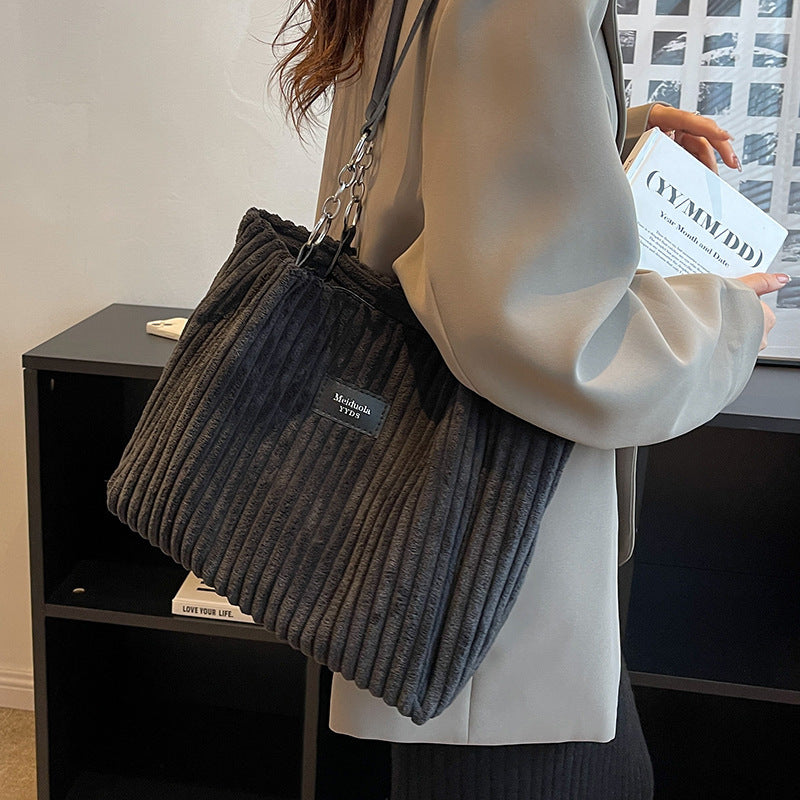 Sac Cabas à Grande Capacité – Élégance Décontractée et Pratique