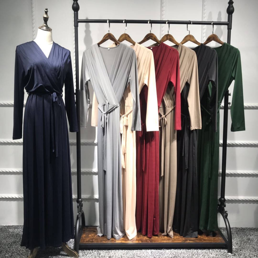 Robe Longue Unie Élégante – Modest Fashion & Chic