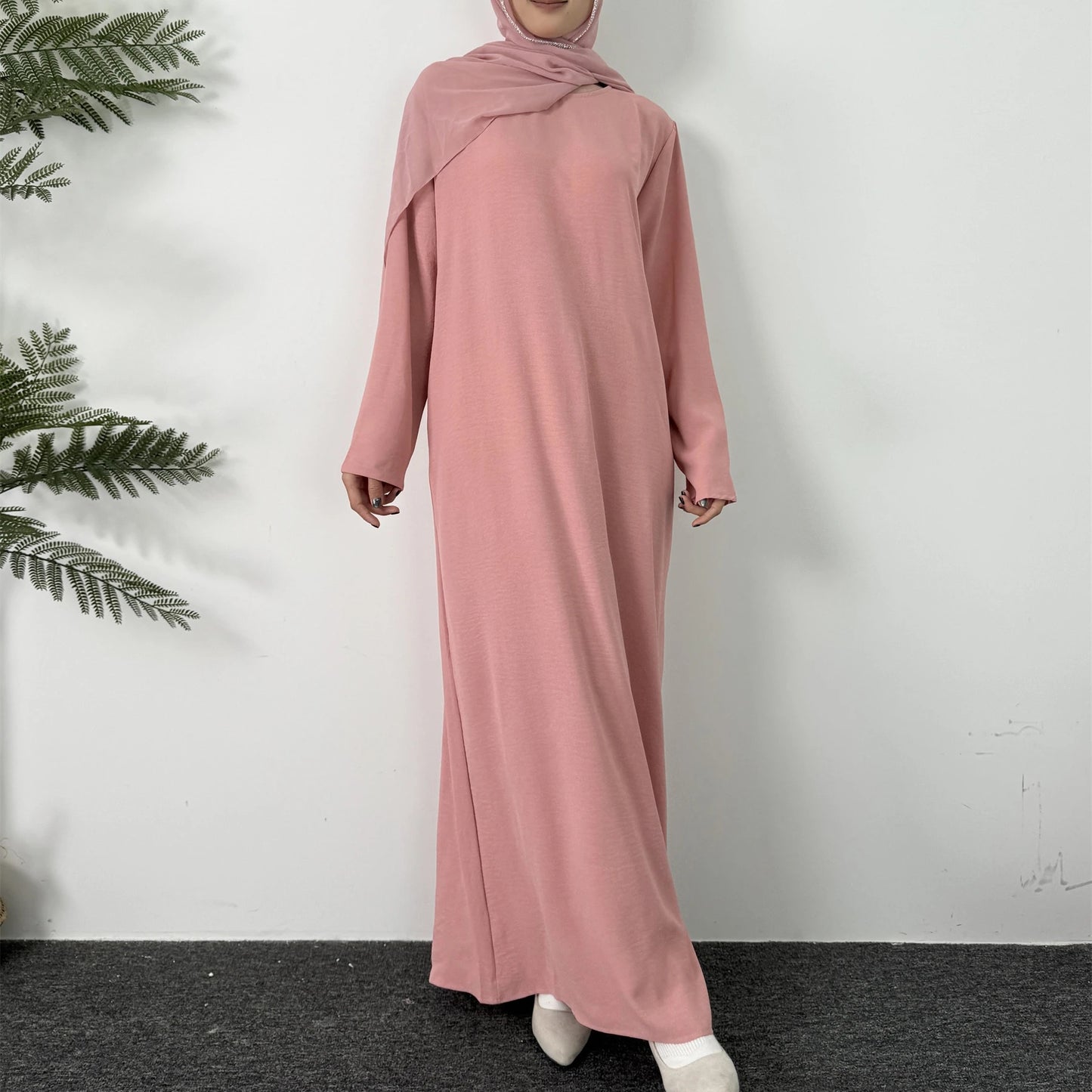 Abaya Kaki Élégance – Style Poudré, Attitude Assurée