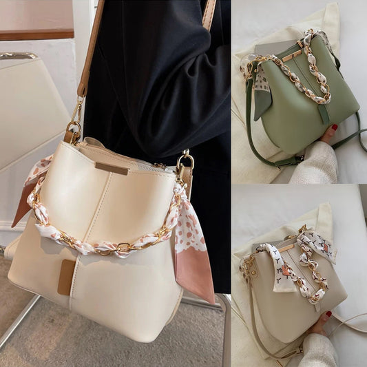 Sac Bandoulière Élégant Femme – Sac Seau avec Chaîne Dorée & Foulard – Sac à Main Chic et Tendance
