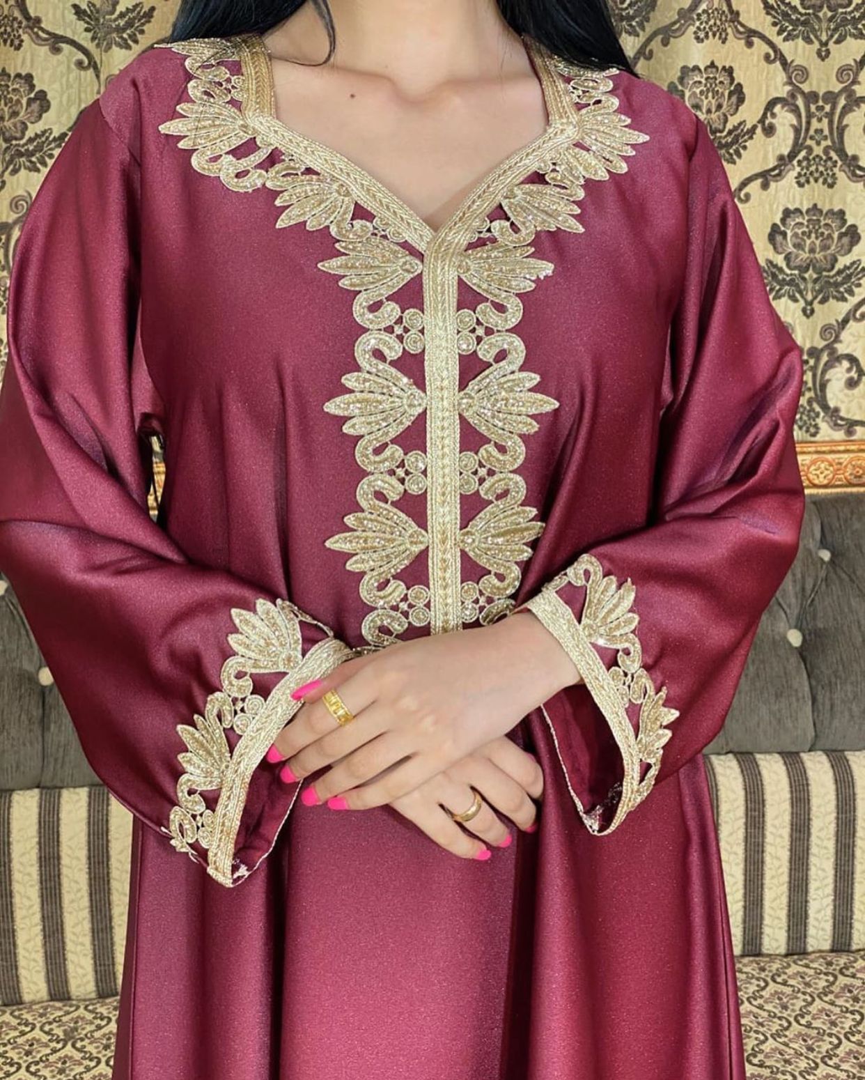 Caftan Bordeaux Classique – Broderie Dorée Manuelle