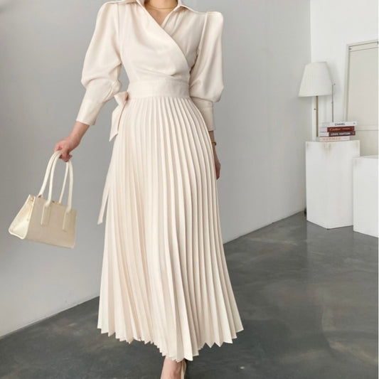 ROBE ÉLÉGANTE PLISSÉE STYLE CHEMISE – CHIC MINIMALISTE