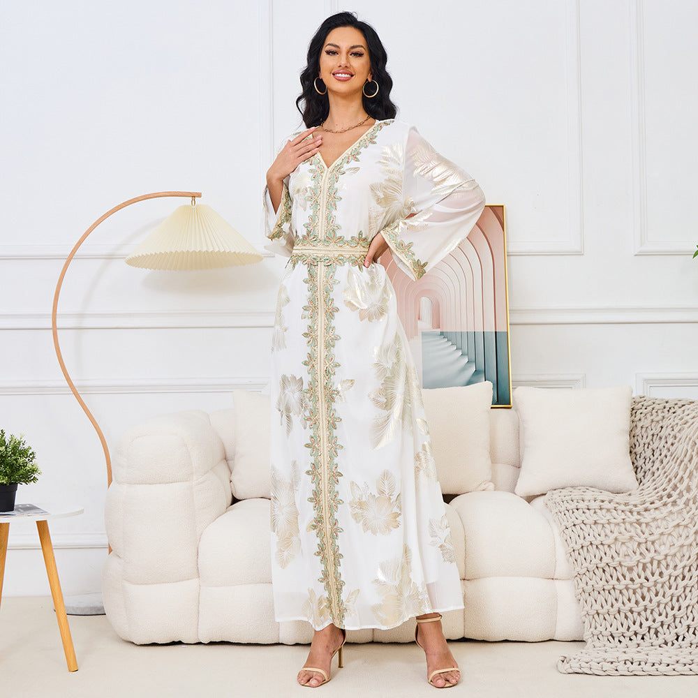 Caftan Blanc Brodé Doré – Élégance Orientale Luxe