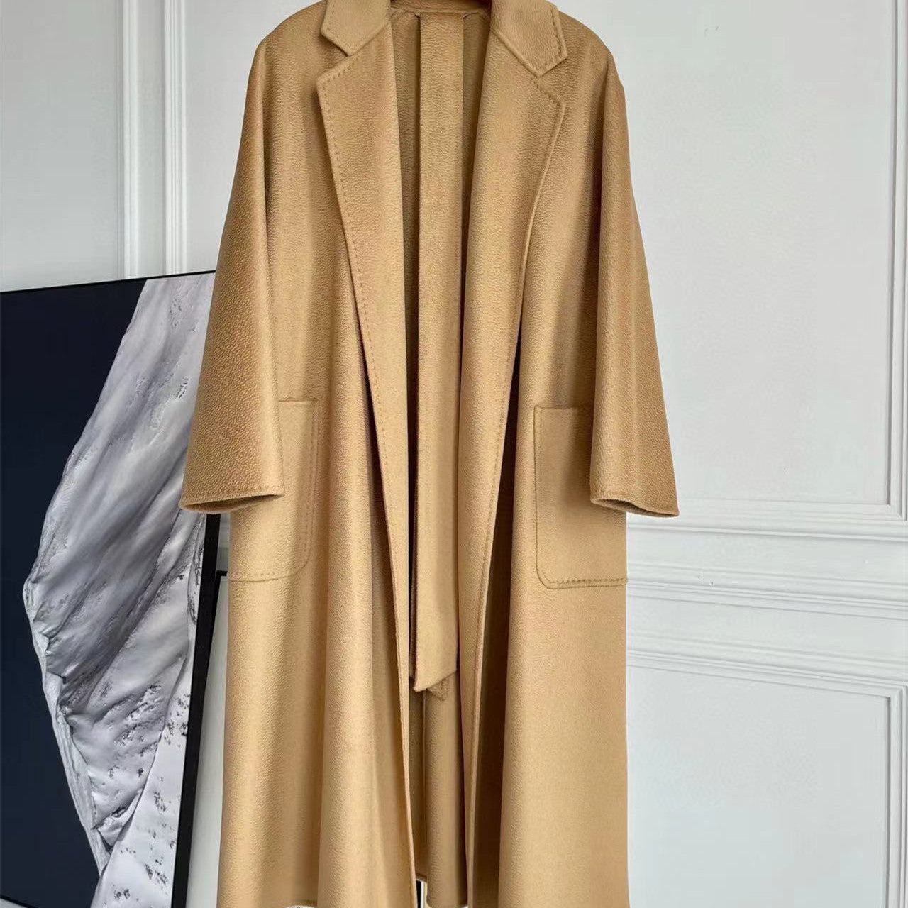 Manteau en Cachemire Ondulé Double Face – Élégance et Luxe