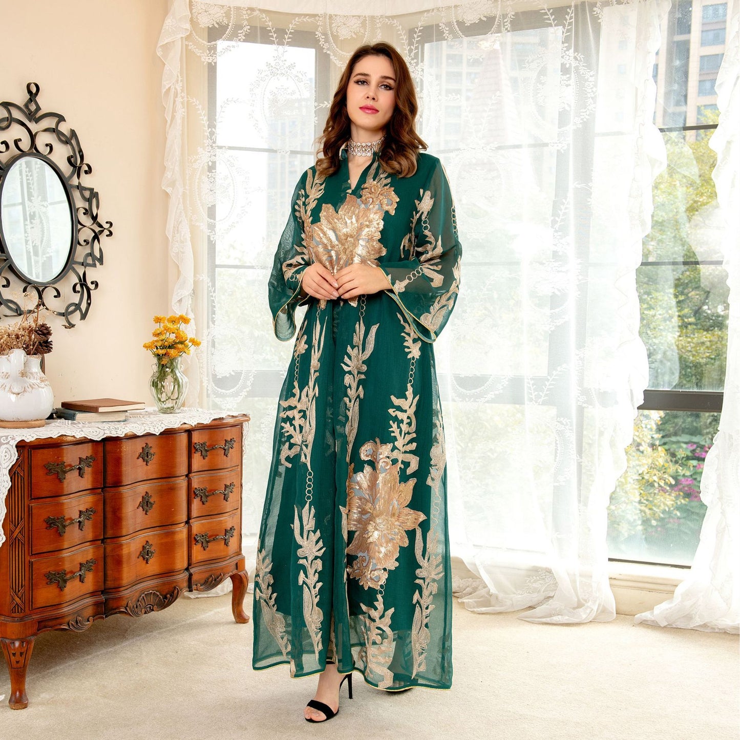 Robe Musulmane Brodée – Élégance Traditionnelle & Modernité