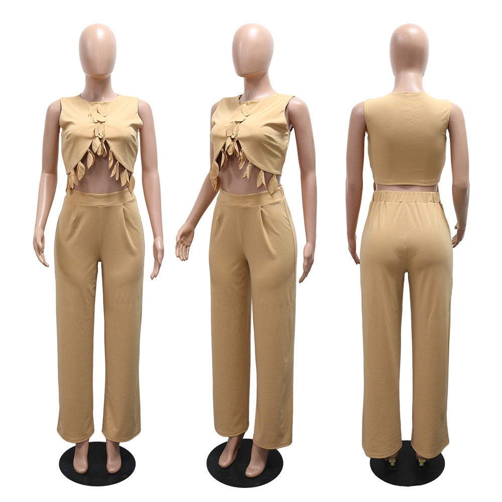 Ensemble Femme Chic “Feuilles” – Crop Top Découpé & Pantalon Large Beige