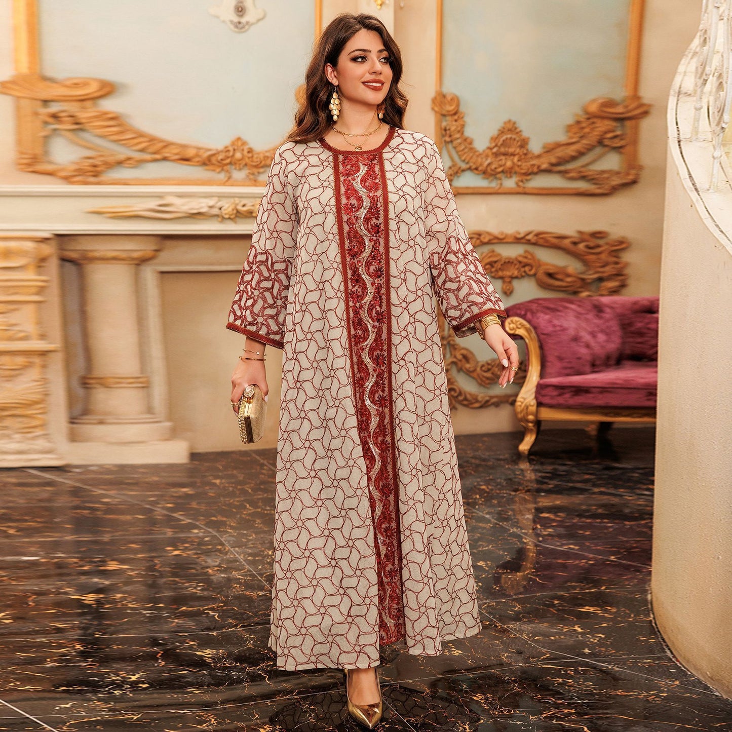 Robe Traditionnelle Brodée – Motif Filet avec Bande Contrastante