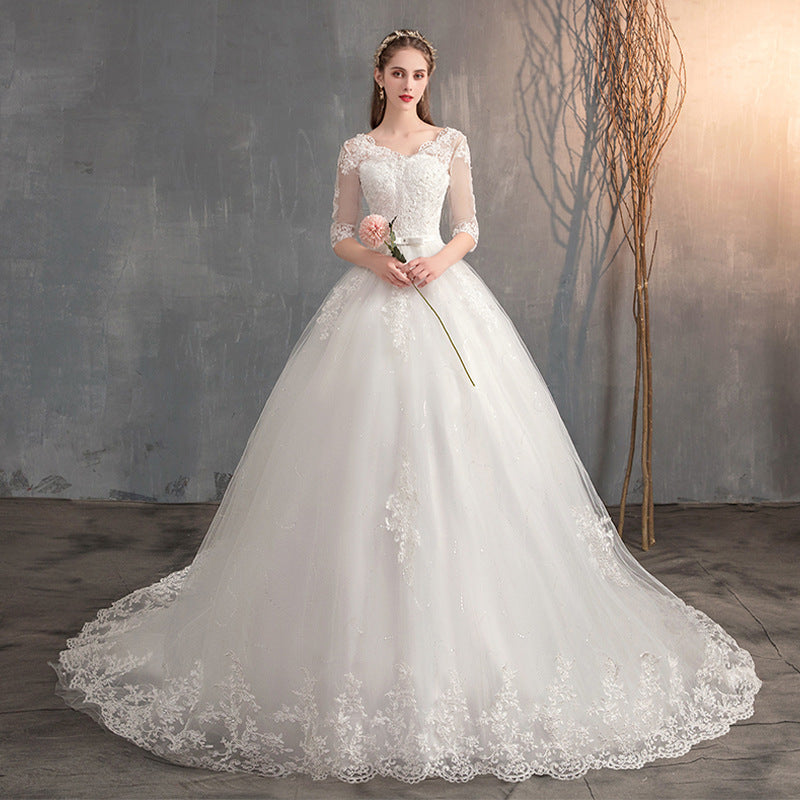 Robe de Mariée Princesse avec Traîne – Élégance et Raffinement ✨
