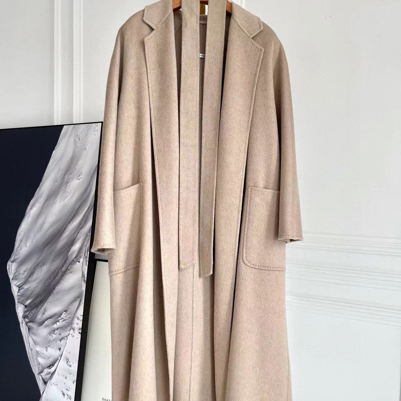 Manteau en Cachemire Ondulé Double Face – Élégance et Luxe