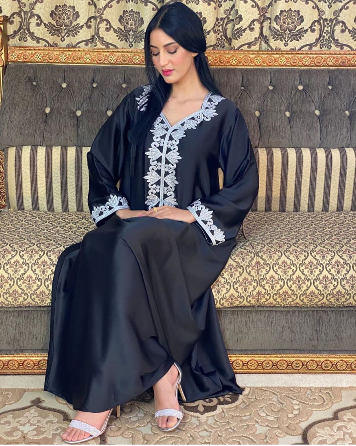 Caftan Bordeaux Classique – Broderie Dorée Manuelle