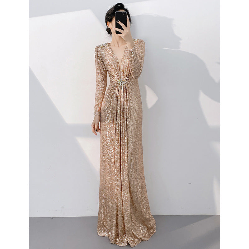 Robe de Soirée Longue Argentée – Sequins de Luxe