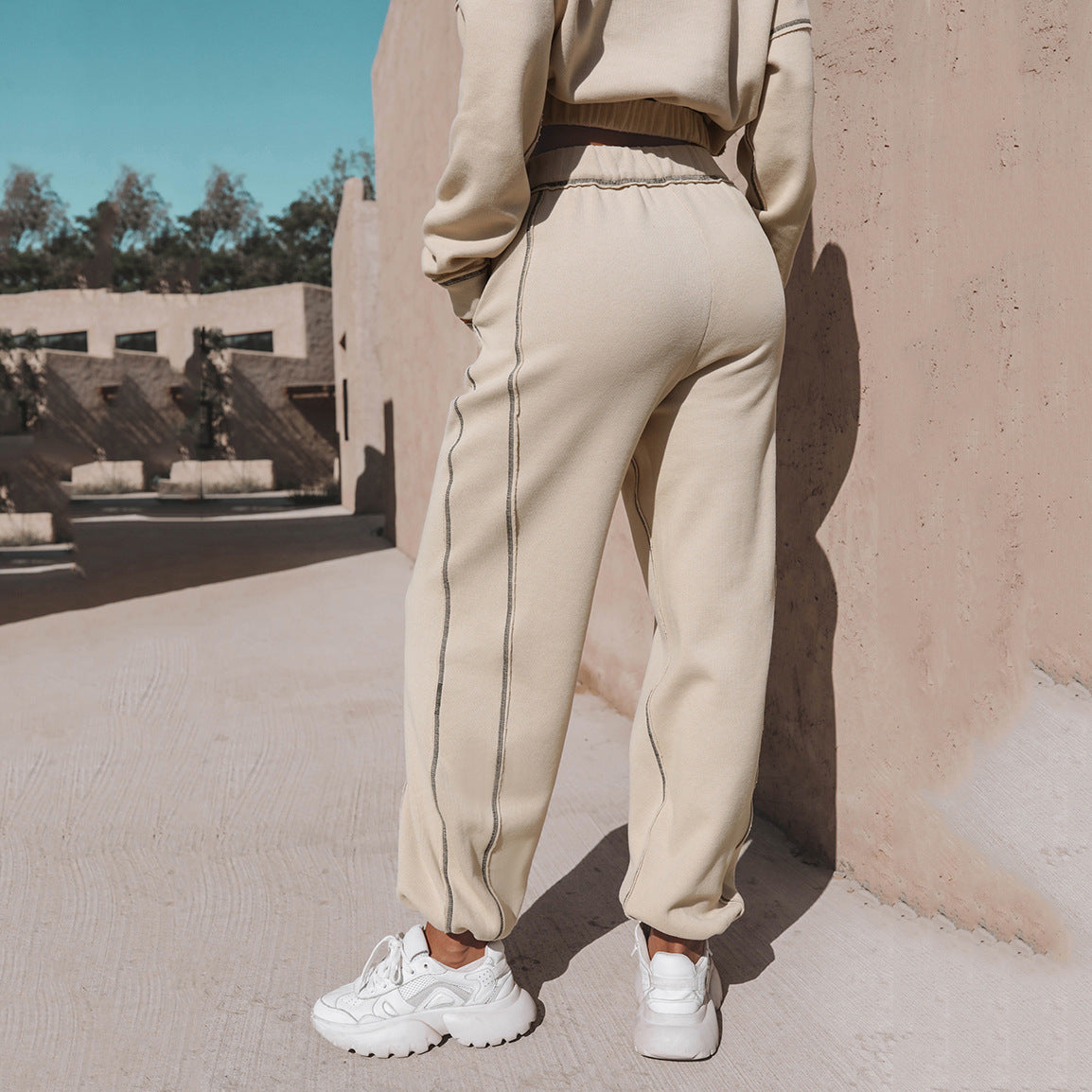 Ensemble Sweatshirt à Demi-Fermeture & Pantalon Droit – Confort & Style Urbain