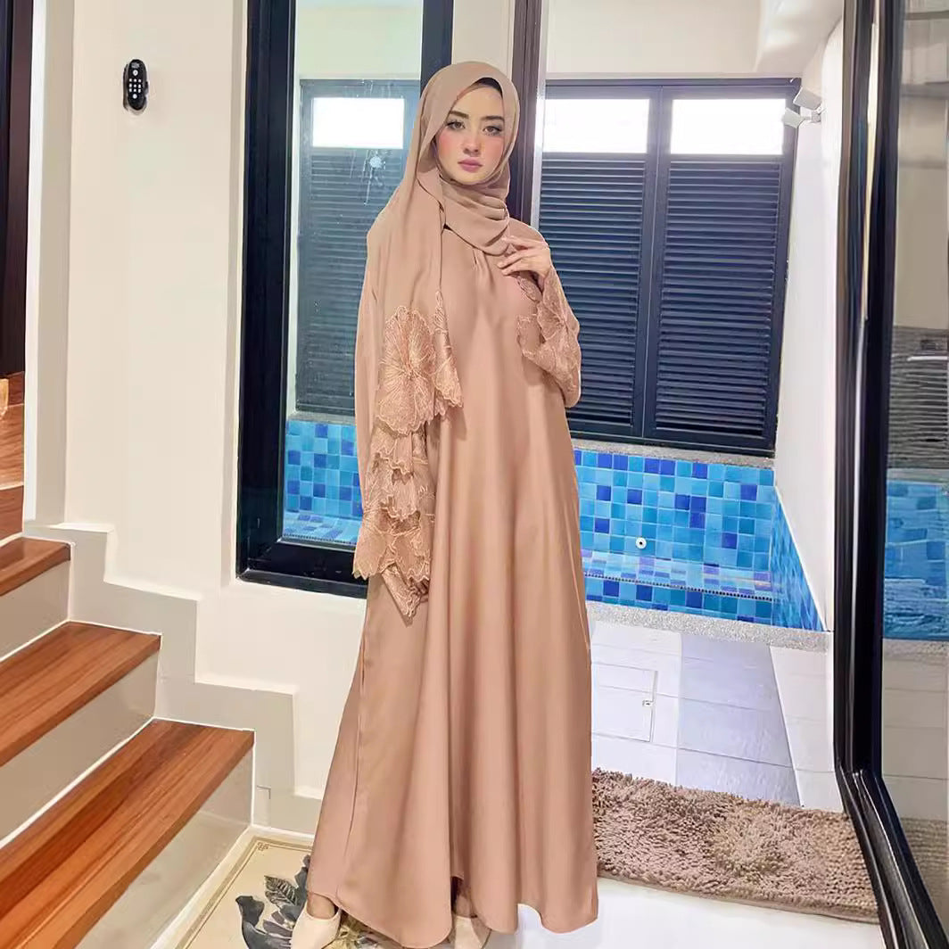 Abaya Élégante Brodée – Manches Florales & Coupe Modeste Chic