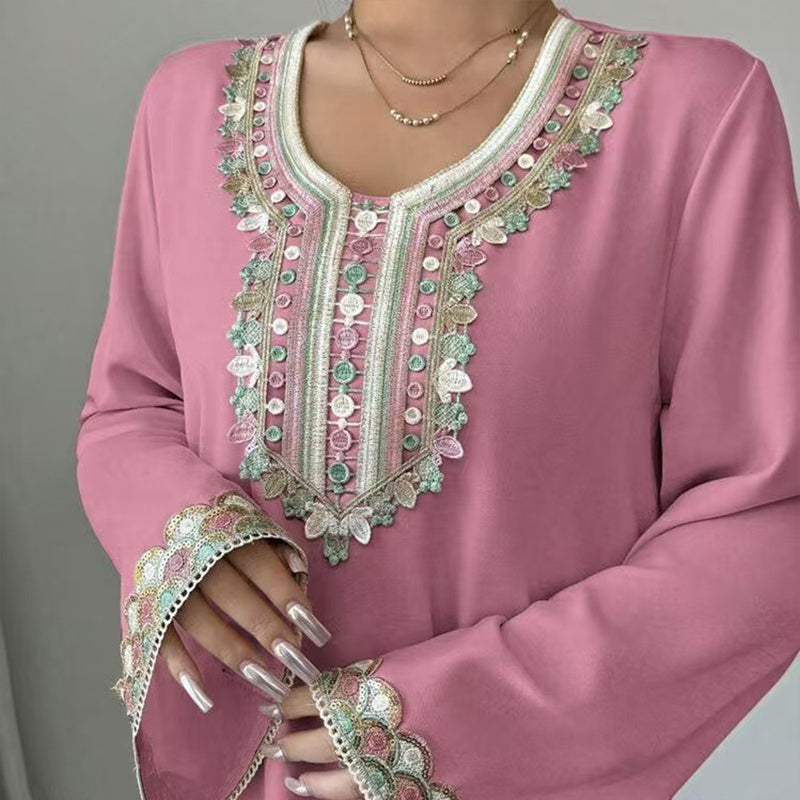 Robe longue orientale brodée – élégance raffinée femme 2025, style caftan moderne