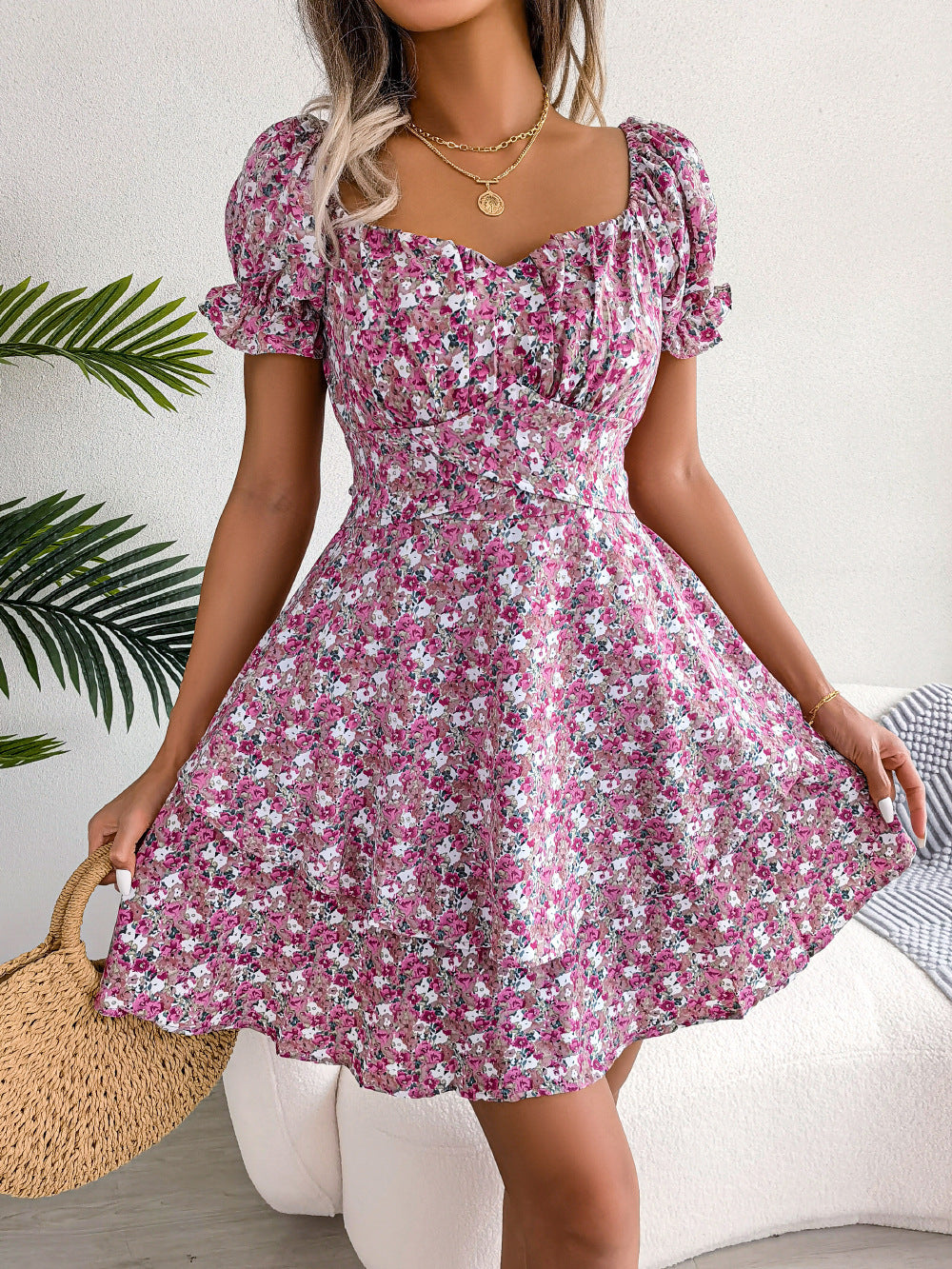 Robe Courte Fleurie – Élégance & Confort pour l’Été