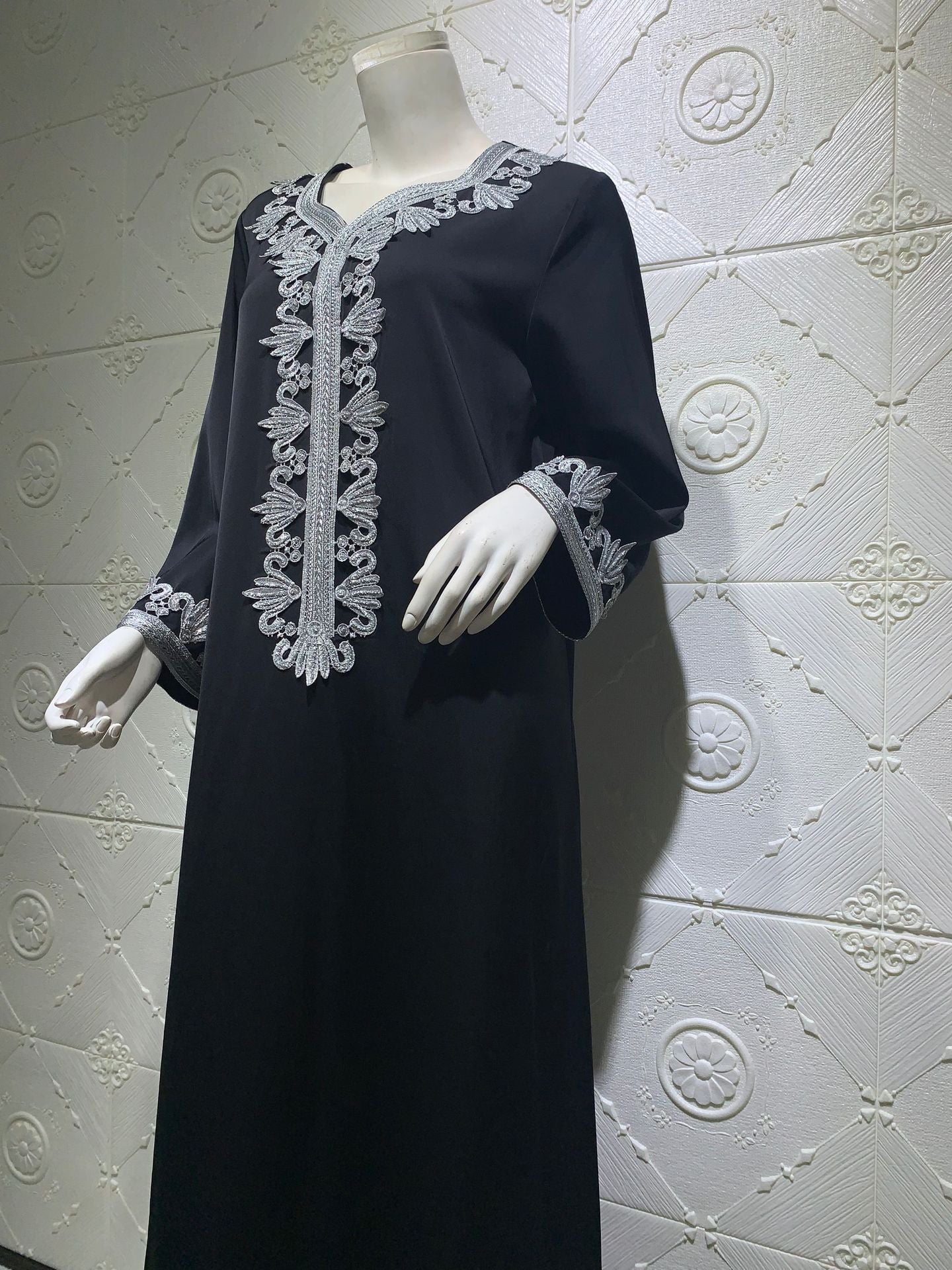 Caftan Bordeaux Classique – Broderie Dorée Manuelle