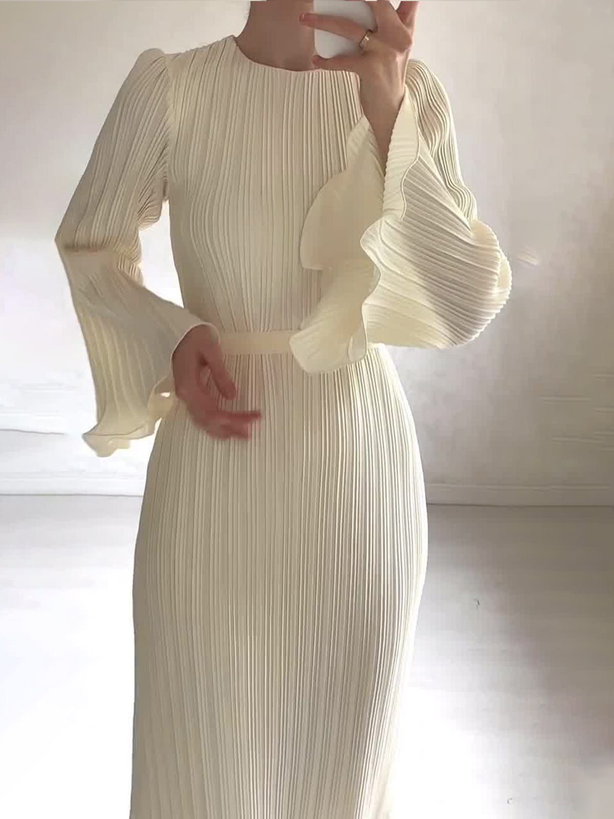Robe Plissée Élégance Classique – Style Socialite