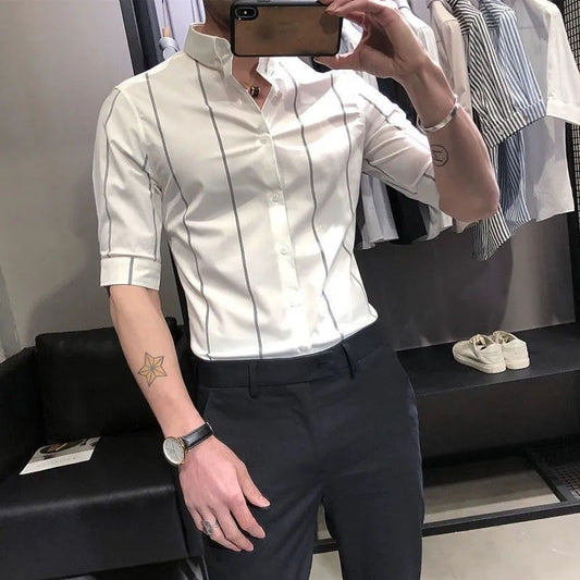 Chemise à Rayures Blanches et Grises pour Homme – Élégance et Modernité
