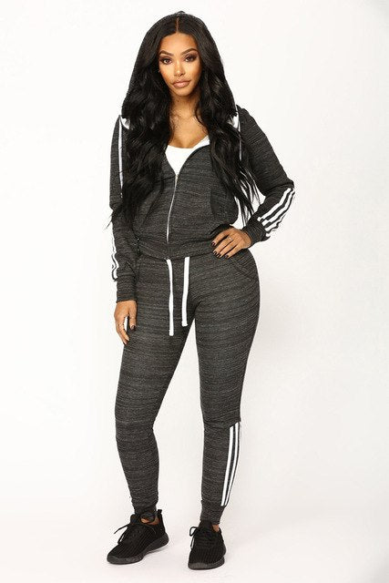 Ensemble Femme Luxe Streetwear – Jogging 2 Pièces avec Capuche & Rayures