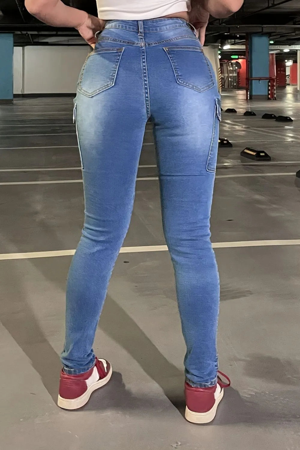 Jean Cargo Sculptant Taille Haute – Coupe Skinny avec Poches Latérales Jeans with Pockets