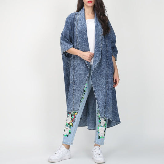 Préparez-vous pour l’hiver avec cette parka ultra chaude, doublée et équipée d'une capuche XXL bordée de fausse fourrure. Son design moderne, sa coupe