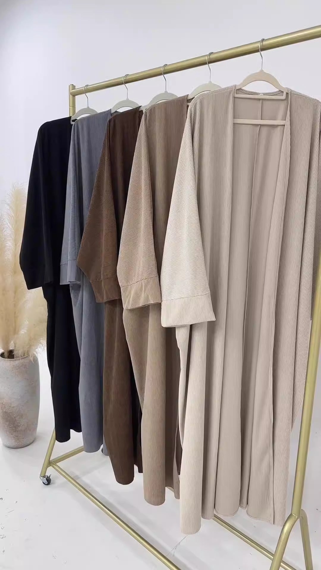 Manteau "Velours Élégance" – Coupe Longue, Tissu Côtelé Luxe