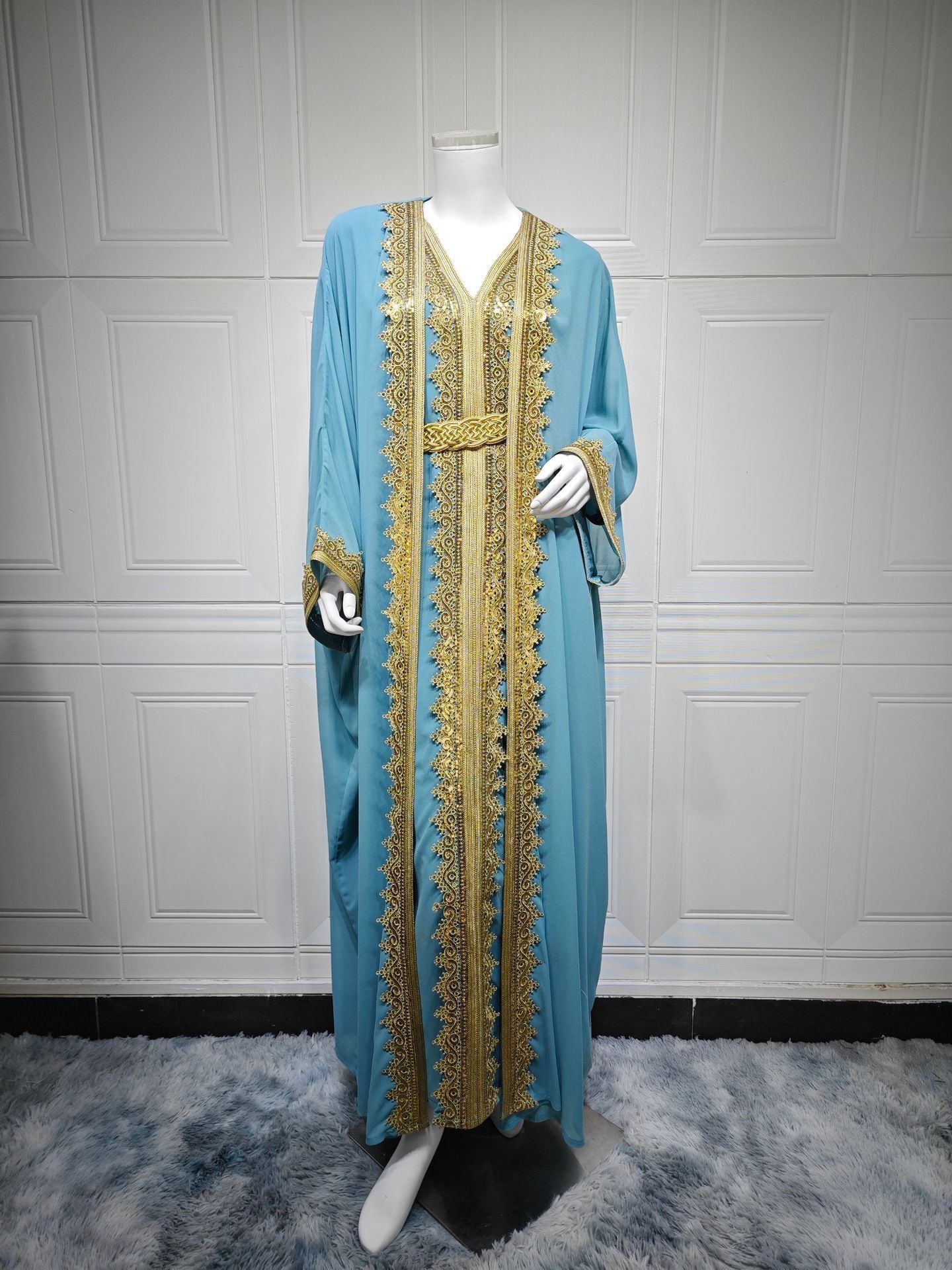 Robe Orientale de Luxe – Élégance & Raffinement Traditionnel