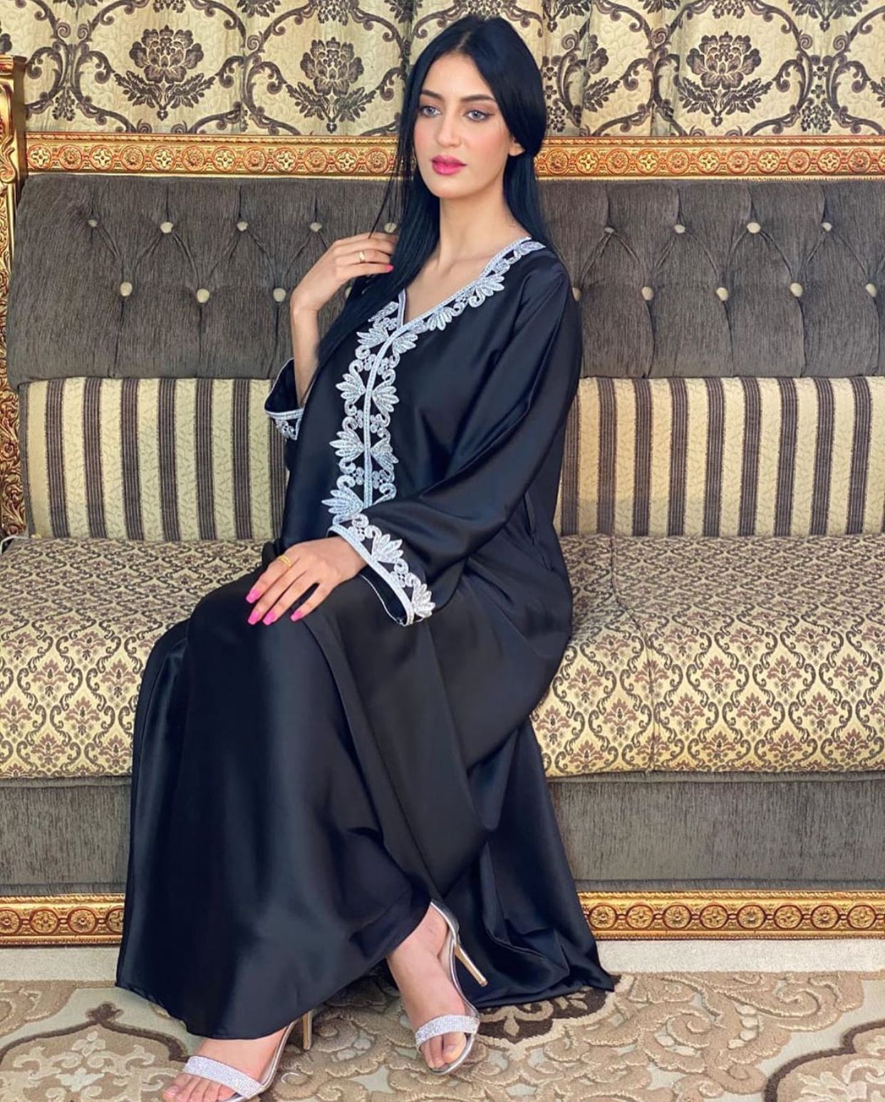 Caftan Bordeaux Classique – Broderie Dorée Manuelle