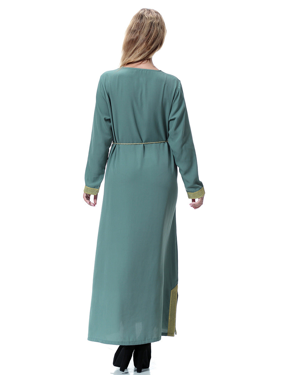 Robe Élégante à Manches Longues – Détails Dorés et Raffinés