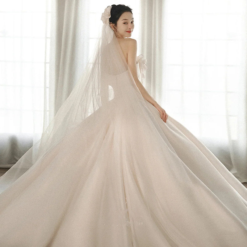 Robe Bustier de Mariée avec Grande Traîne – Élégance Royale