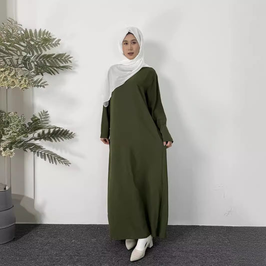 Abaya Kaki Élégance – Style Poudré, Attitude Assurée
