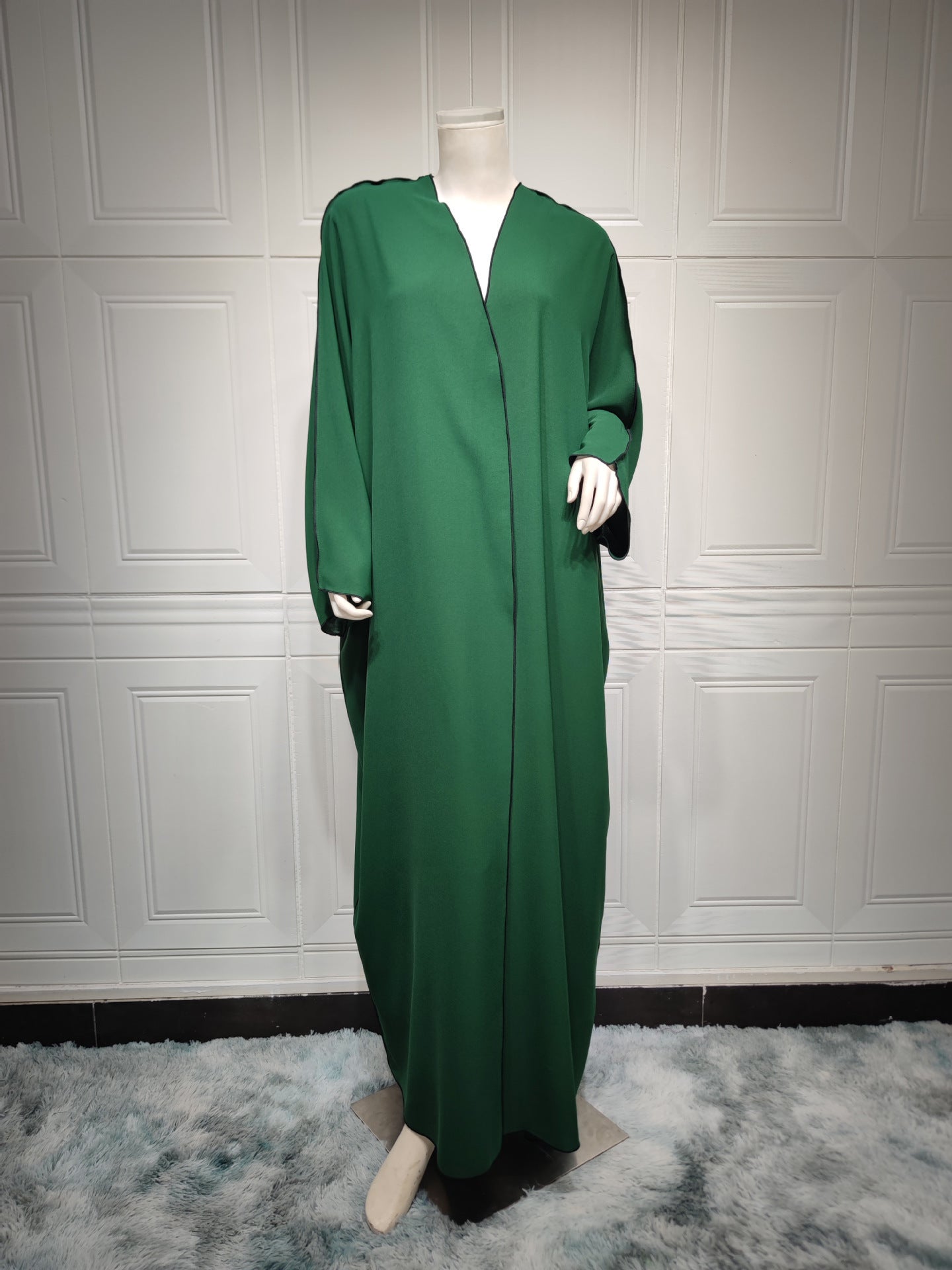 ABAYA CLASSIQUE ÉLÉGANTE – 5 COULEURS DISPONIBLES