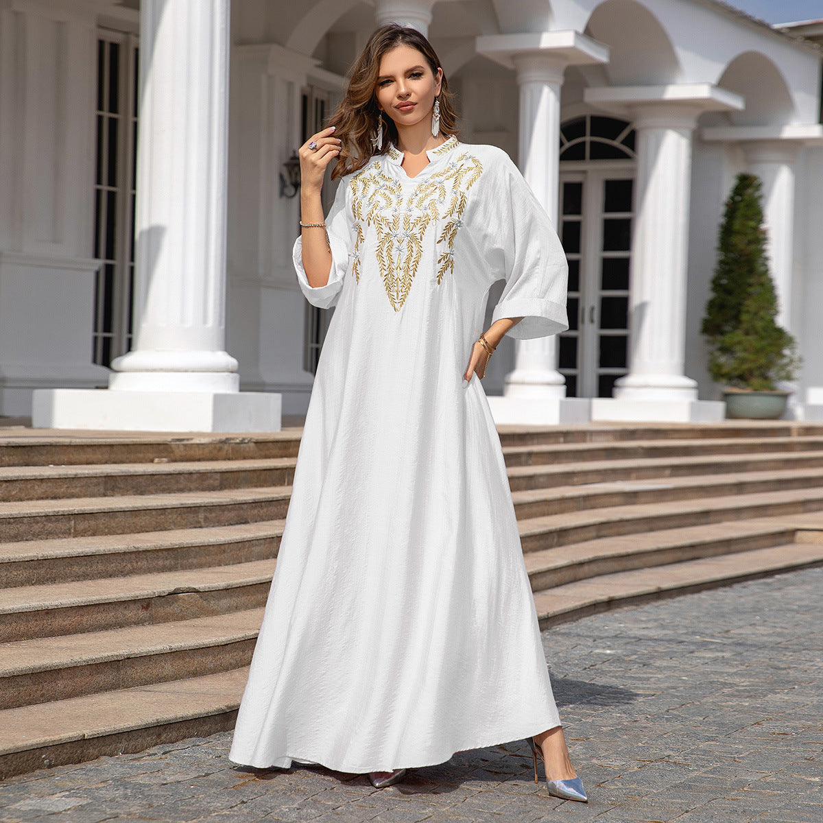 Robe Longue Brodée Femme Musulmane – Style Oriental Chic – Tenue Élégante pour Occasions & Cérémonies