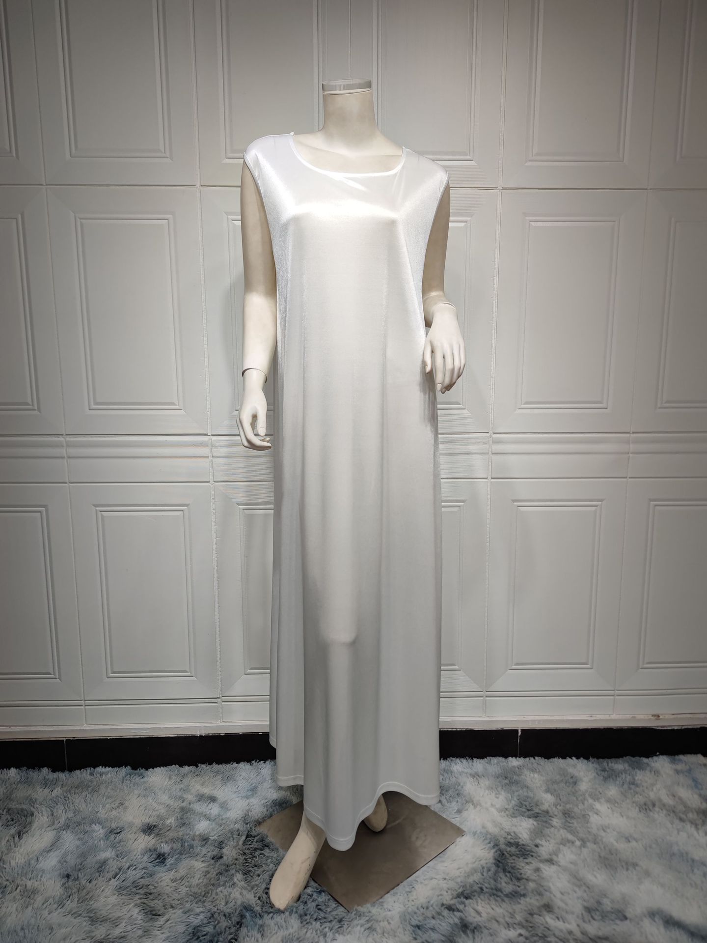 Robe Longue Élégante en Satin avec Ceinture