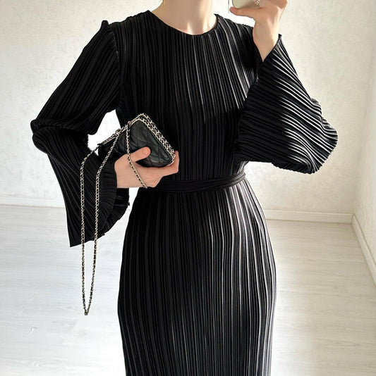 Robe Plissée Élégance Classique – Style Socialite