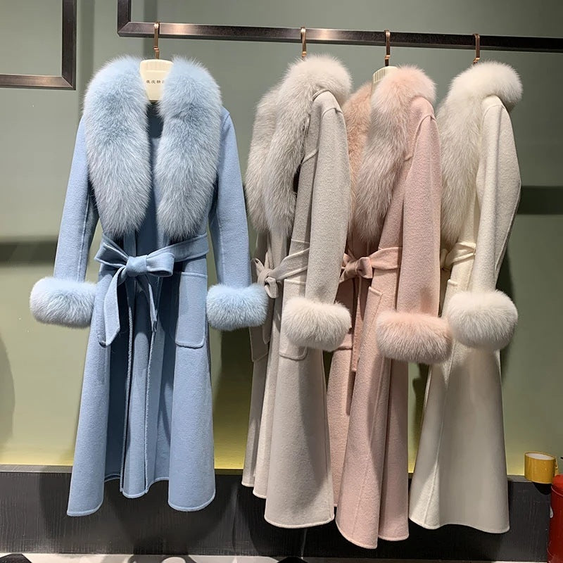 Manteau Long Luxe avec Fausse Fourrure – Élégance et Chaleur