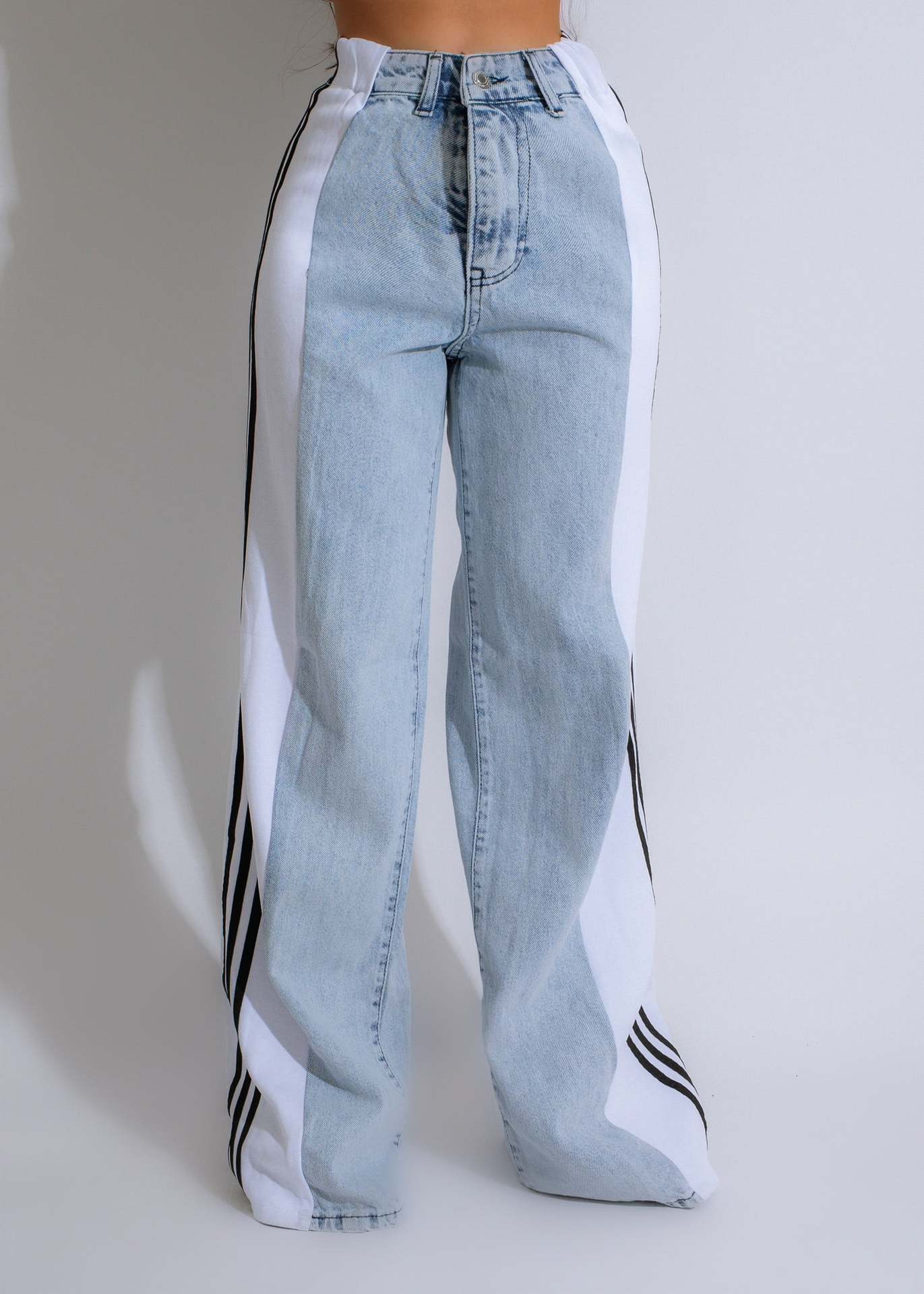 Pantalon Denim Taille Haute avec Bandes Contrastées – Look Streetwear Femme