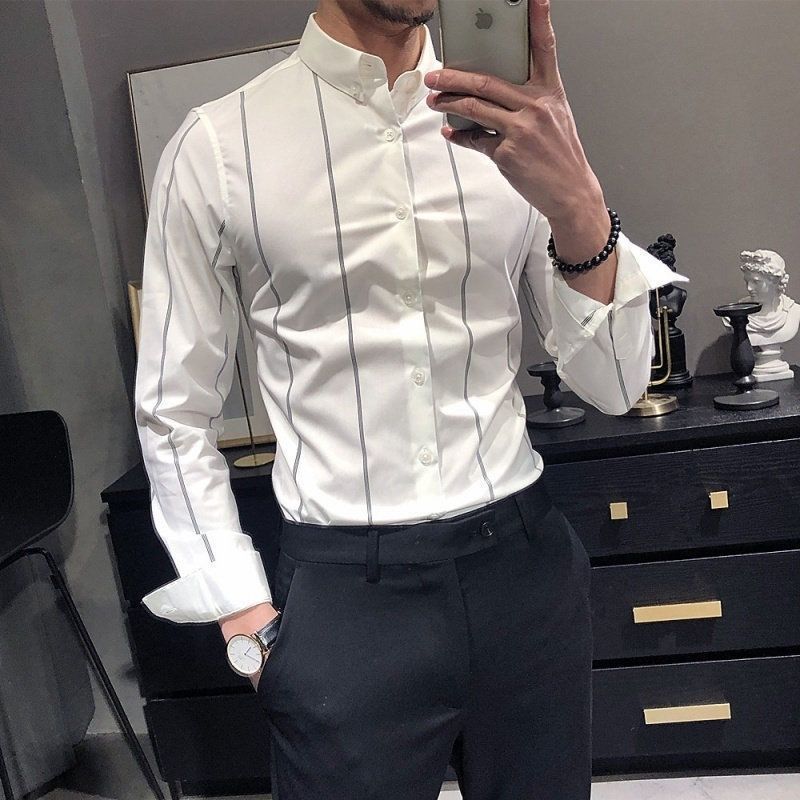 Chemise à Rayures Blanches et Grises pour Homme – Élégance et Modernité