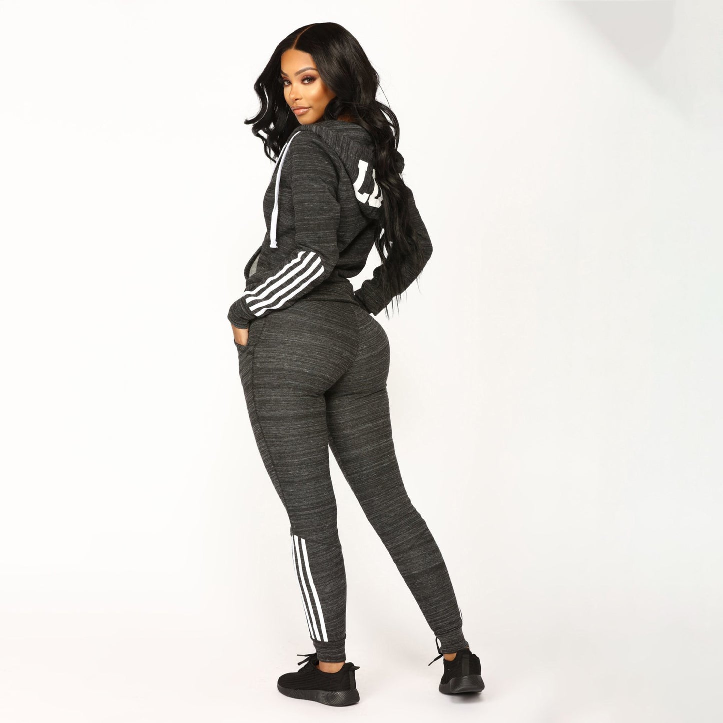 Ensemble Femme Luxe Streetwear – Jogging 2 Pièces avec Capuche & Rayures