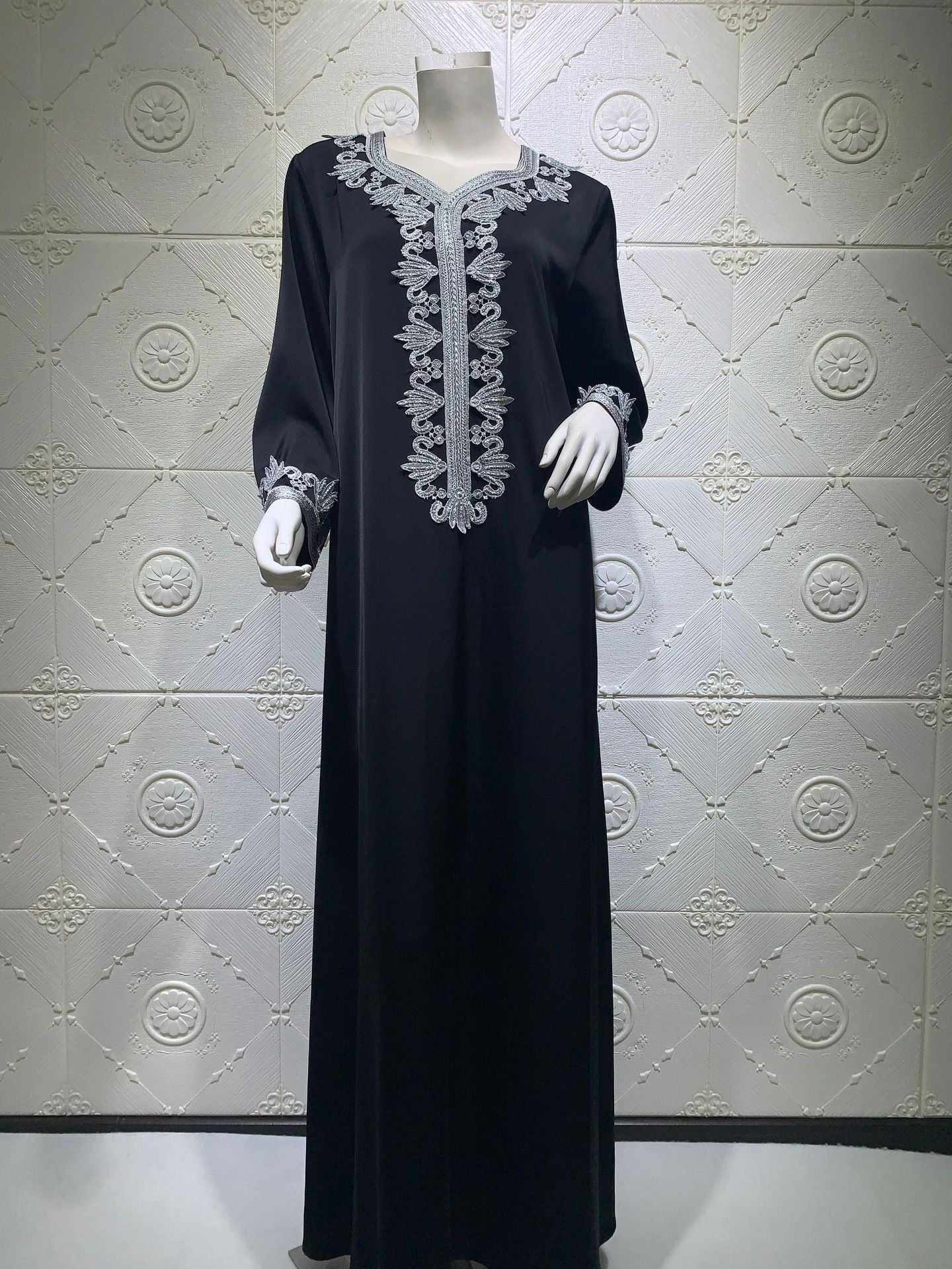 Caftan Bordeaux Classique – Broderie Dorée Manuelle