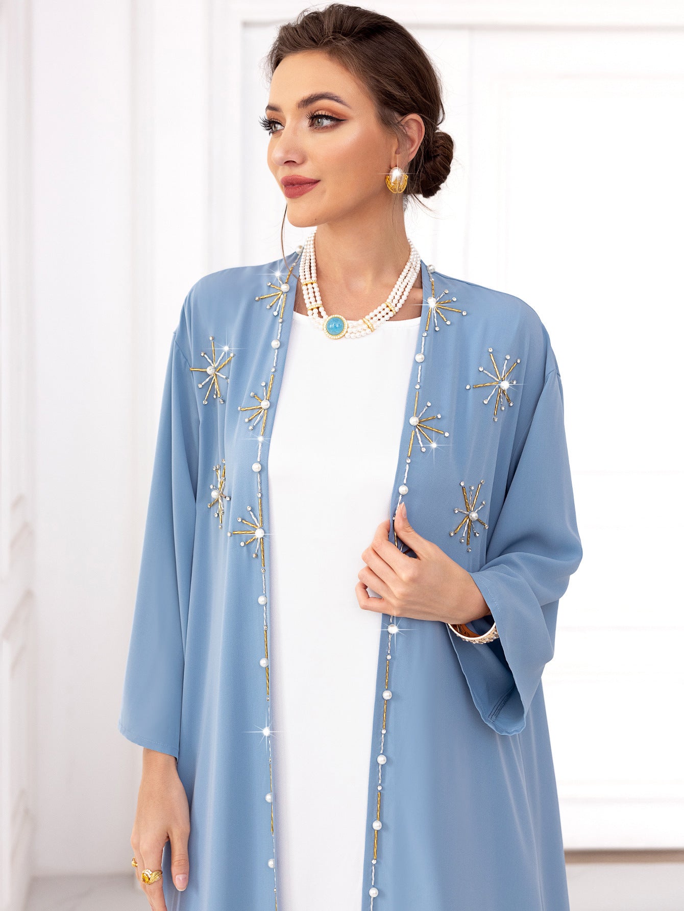 Cardigan Oriental Chic – Élégance et Modernité au Féminin