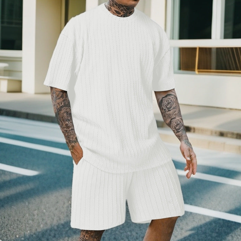 Ensemble Homme Décontracté Été - T-shirt Col Rond & Short Motif Rayé | Look Sport & Tendance 2025